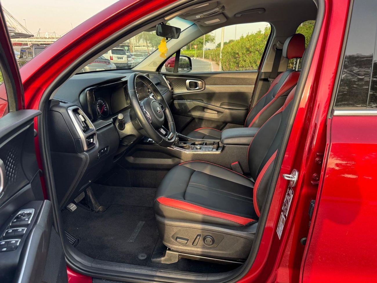 Kia Sorento Std 2.5L AWD KIA SORENTO 2.5L AWD UAE PASS