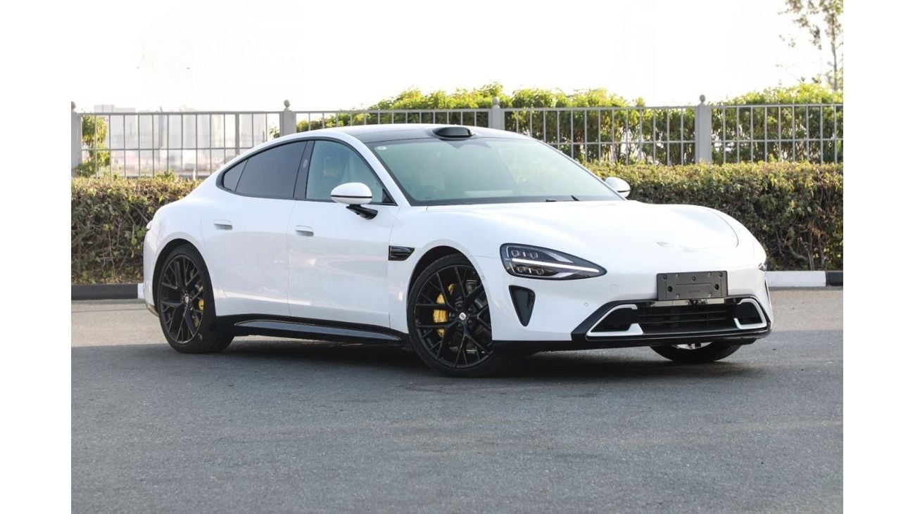 شاومى SU7 2024 XIAOMI SU7 MAX - أبيض داخل رمادي | سعر التصدير