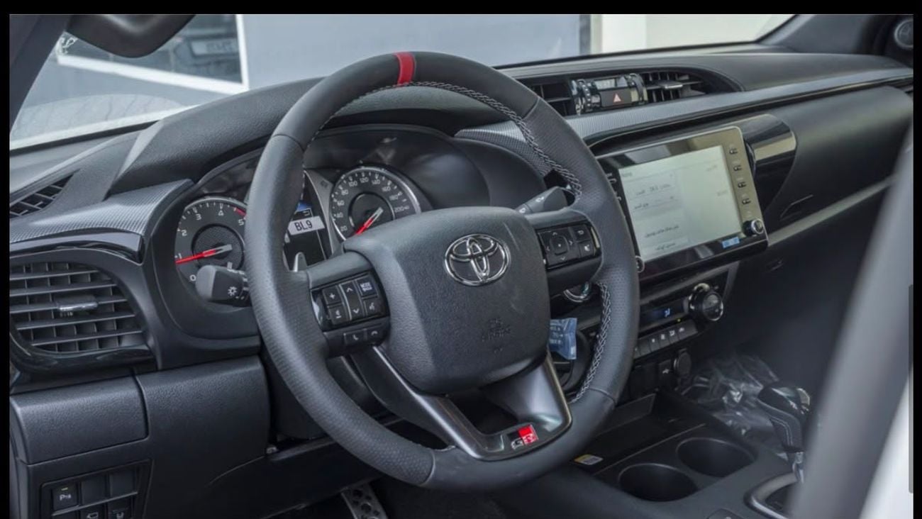 Toyota Hilux GR SPORT
