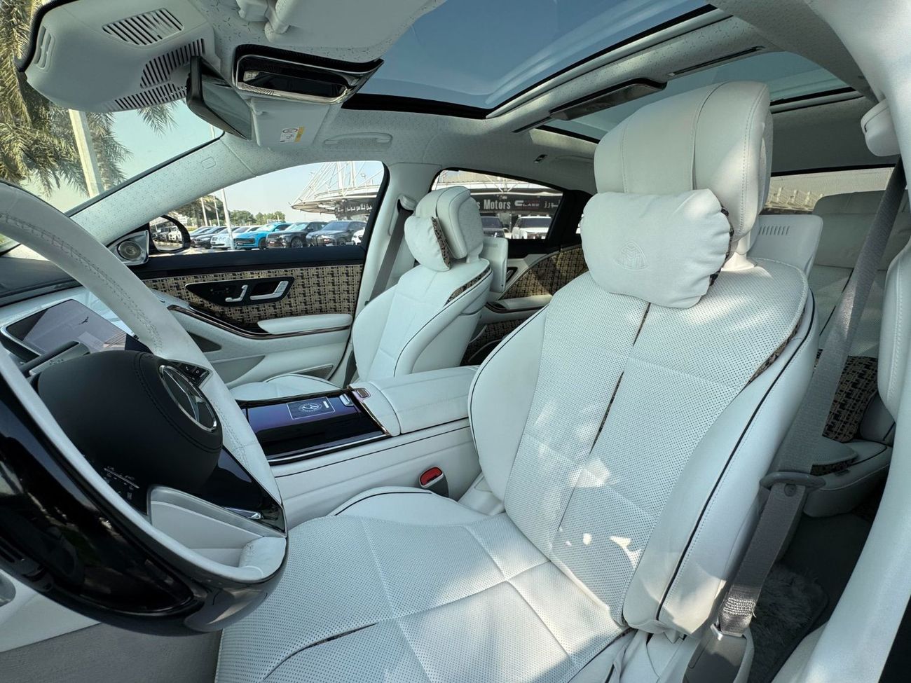 Mercedes Maybach S680 Maybach **2023**BRAND NEW GCC SPEC UNDER WARRANTY AND SERVICE