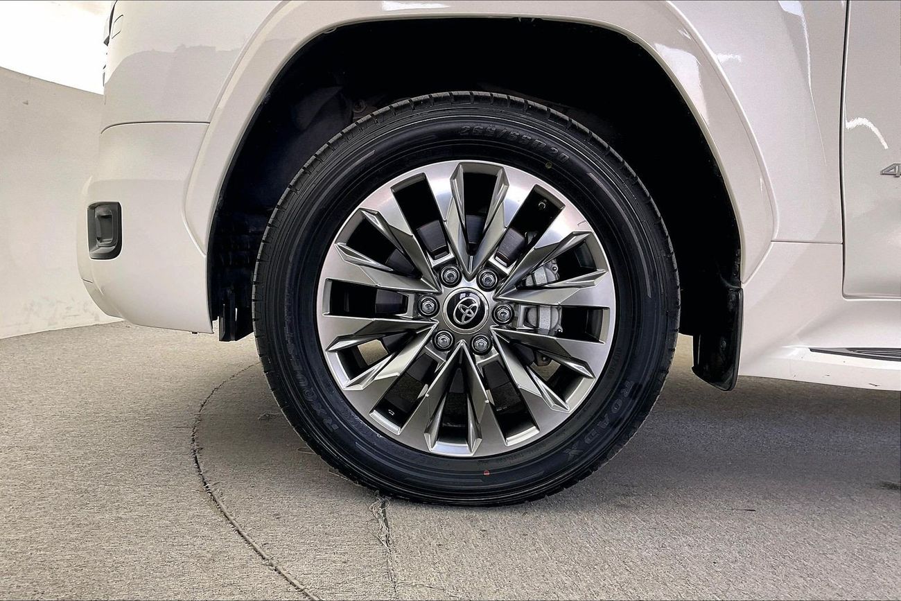 Toyota Land Cruiser GXR | National Day Celebration | Guaranteed Warranty | 0 Down Payment