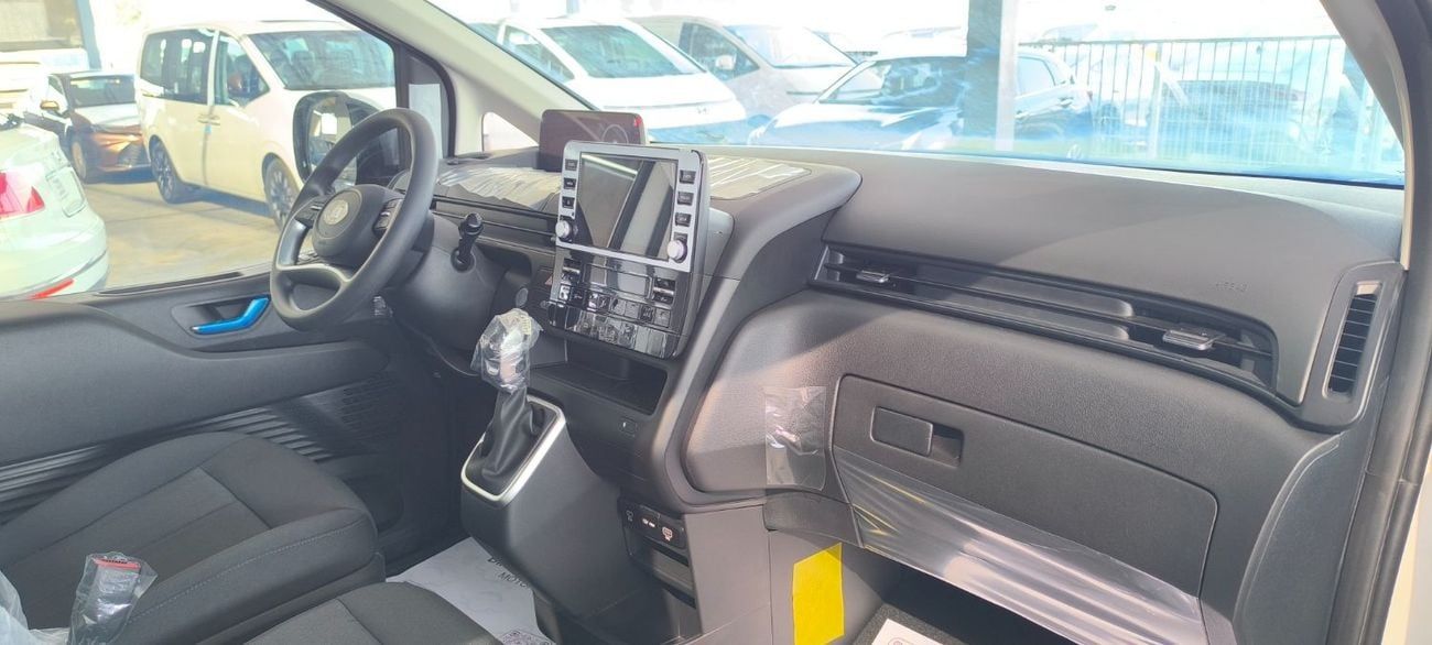 هيونداي ستاريا STARIA 2.2L DIESEL 11 SEATER PRESTIGE