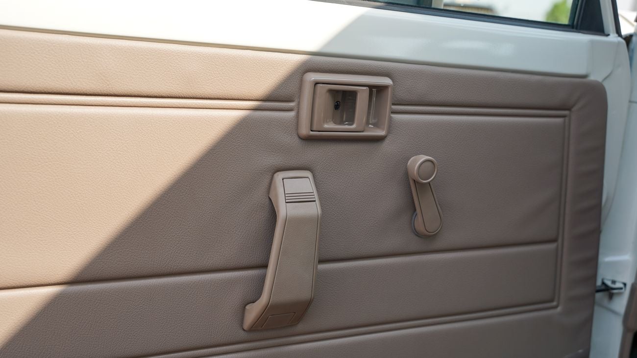 Toyota Land Cruiser 70