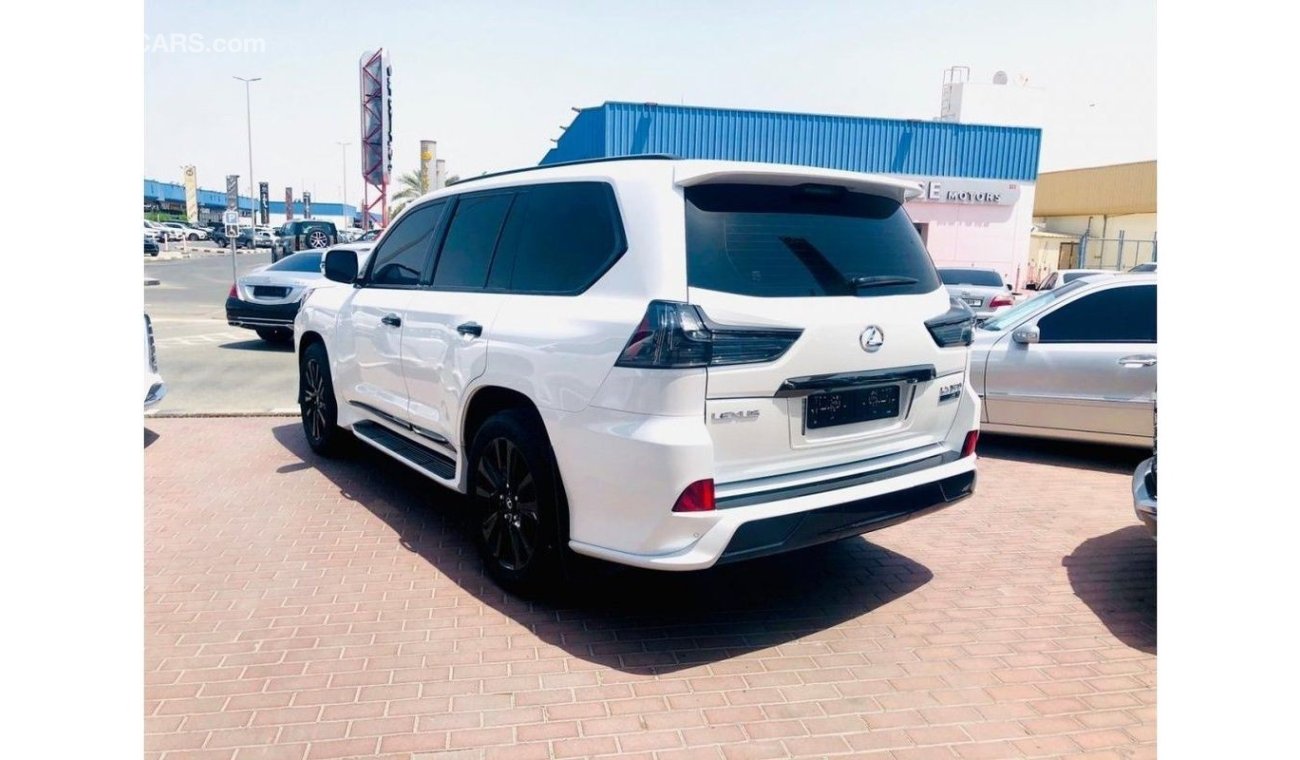 Lexus LX570 Black Edition