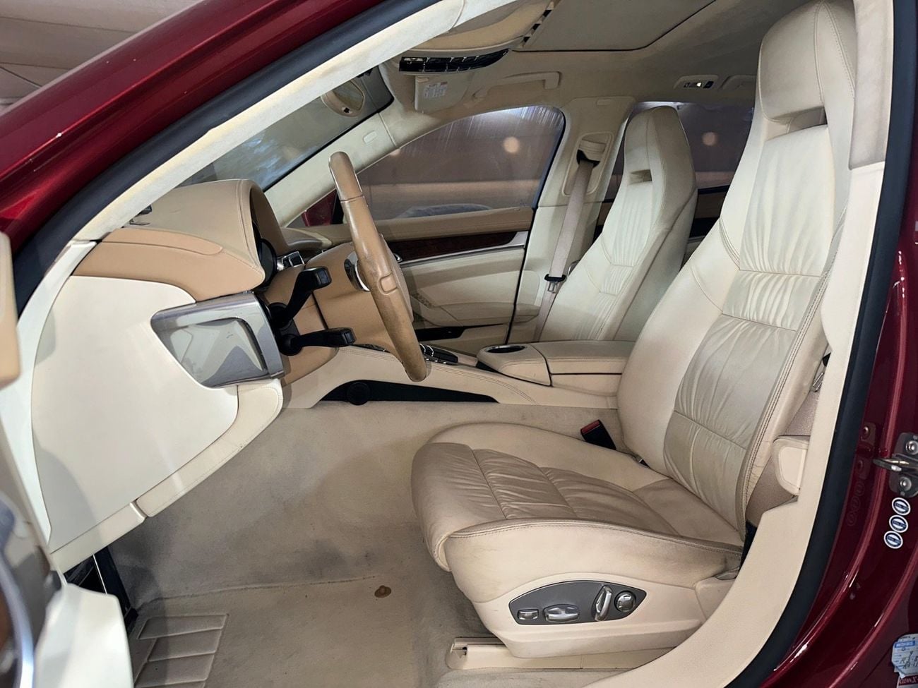 Porsche Panamera TURBO | CARBON CERAMIC BRAKES (PCCB) | SPORTS CHRONO PACKAGE | TWO-TONE LEATHER INTERIOR