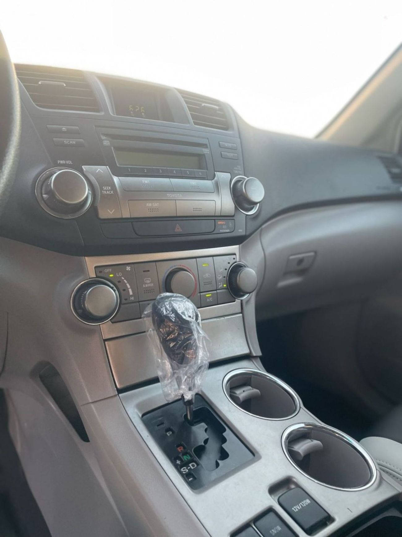 Toyota Highlander 2012 Toyota Highlander – 3.5L V6 – Mid Option – AWD – USA Specs