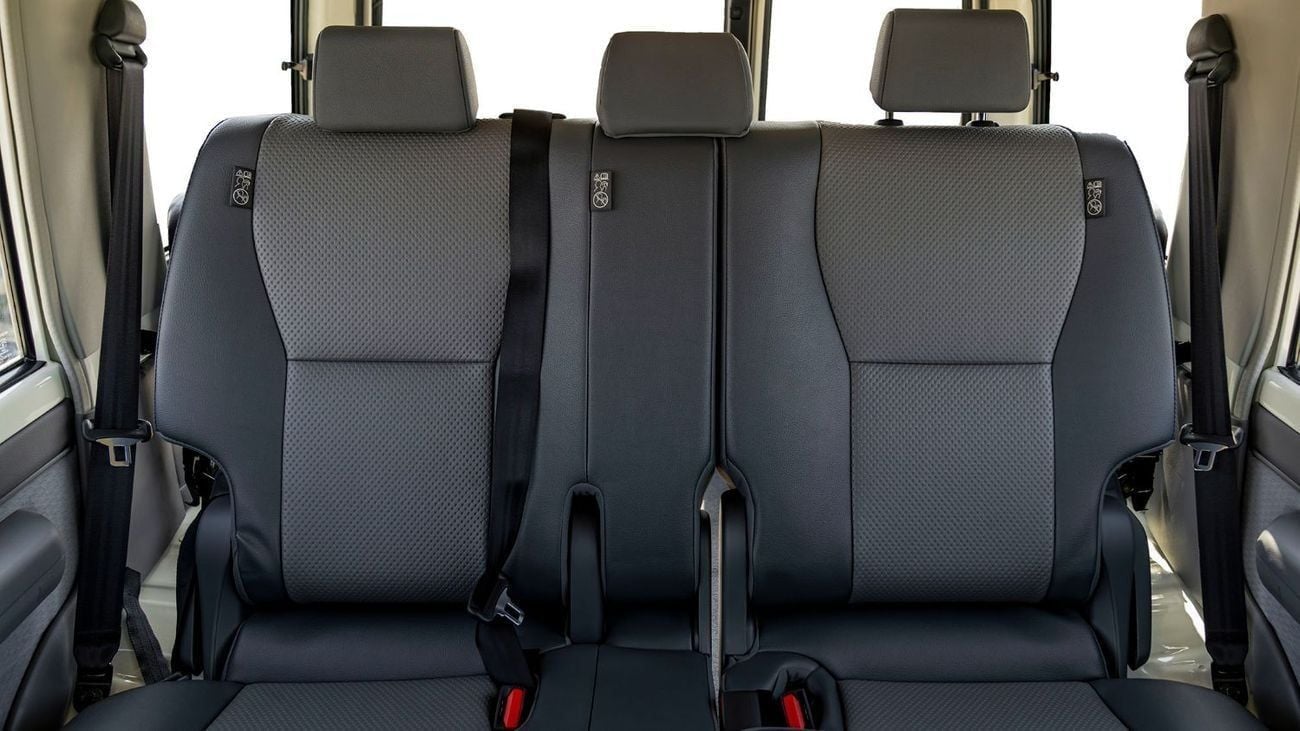 Toyota Land Cruiser 70 