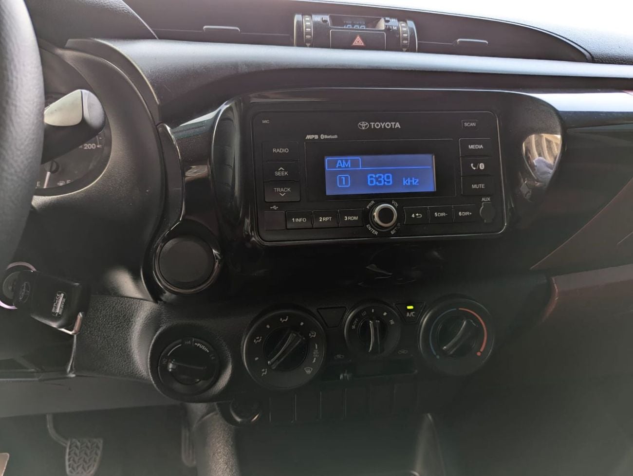 Toyota Hilux GLX 2020 Toyota Hilux GR Sport GCC Specs Facelifted 2025 4x4 V4 2.7L Well-maintained