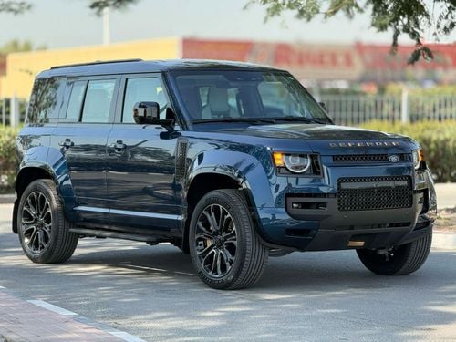 Land Rover Defender GCC SPEC BRAND NEW UNDER WARRANTY AND SERVICE