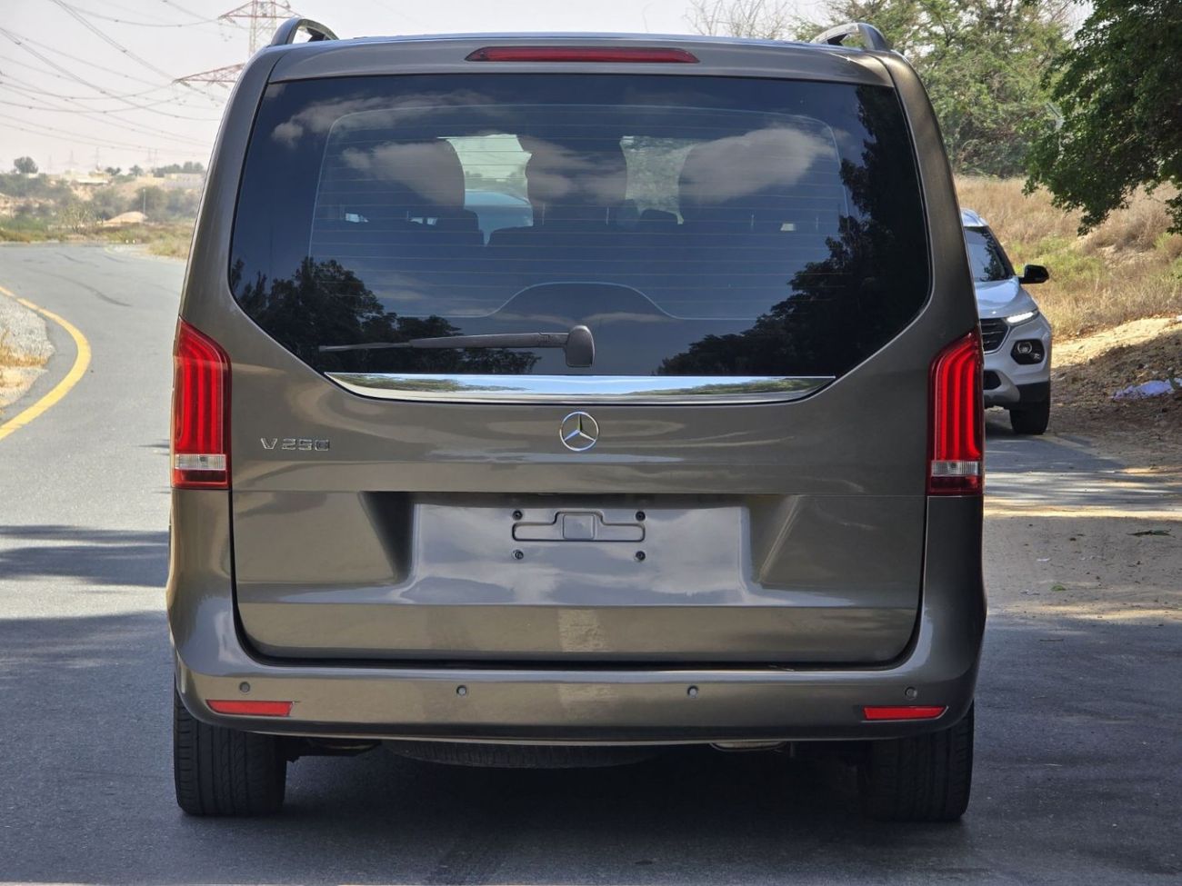 Mercedes-Benz V 250 Std 2.1L MERCEDES V-250 2017 GCC FULL OPITION // PERFECT CONDITION