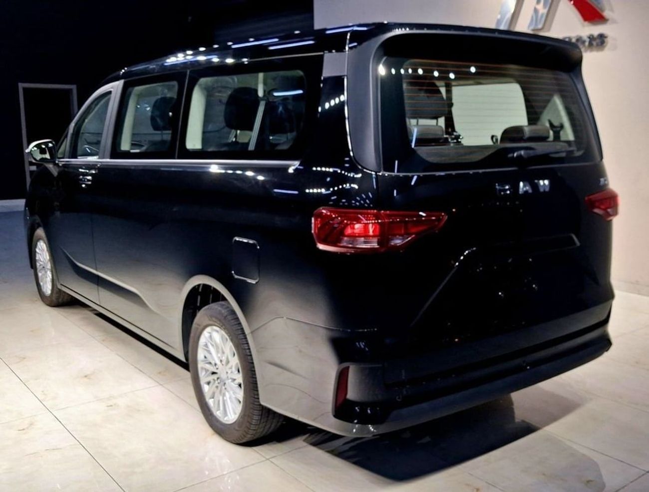 BAW 212 Petrol//Automatic//9 seats