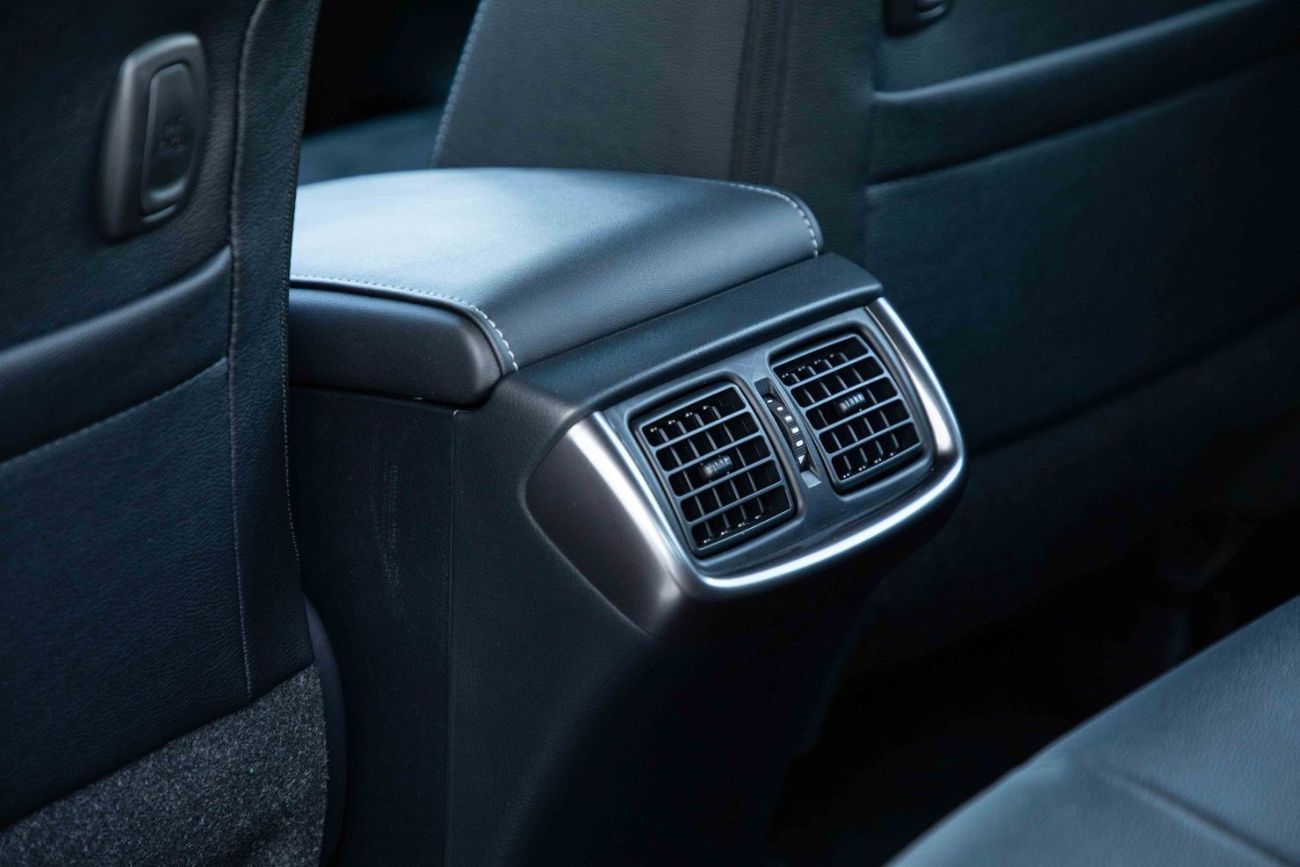 Toyota Hilux 2024 Toyota Hilux 4x4 DC 4.0 GR-S - Platinum White Pearl inside GRS | Export Only