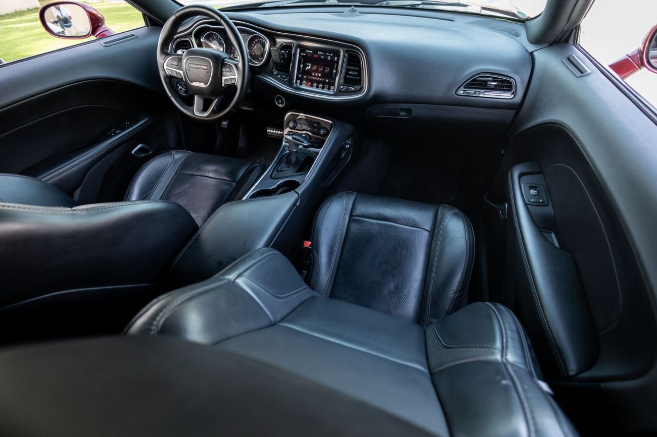 Dodge Challenger SXT Plus 3.6L