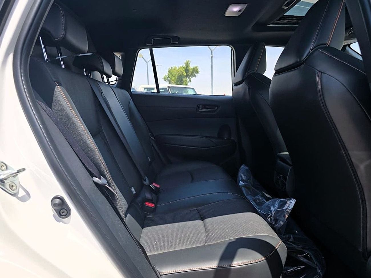 Toyota Corolla Cross Toyota corolla cross HEV 2.0L A/T SUV FWD White Color 2026 Model