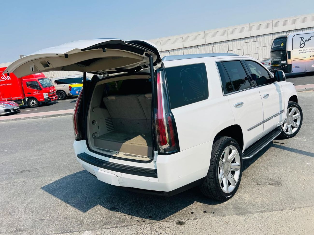 Cadillac Escalade ESV 6.2L in excellent condition