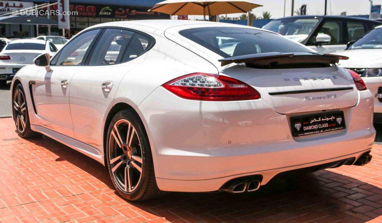 Porsche Panamera GTS