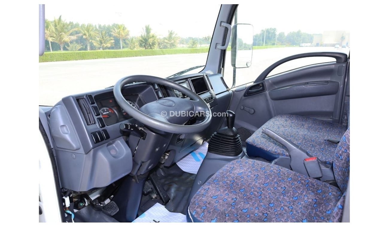 Isuzu Reward Reward NMR 2-Ton | Thermoking Chiller Box | Excellent Condition | GCC Specs | Export Only