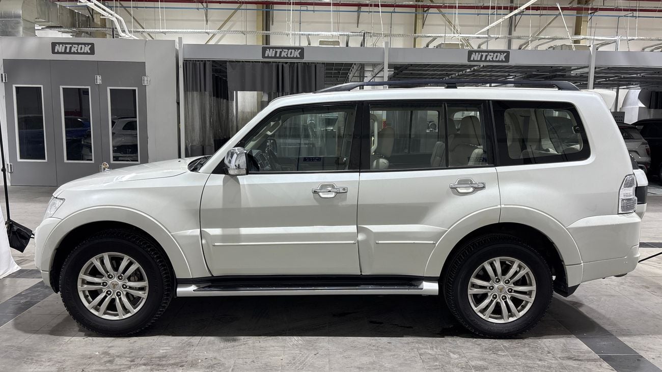 ميتسوبيشي باجيرو 2018 GLS HIGHLINE | AED 1030/Month | 0 DP | 30 Day Return | Warranty | Service History
