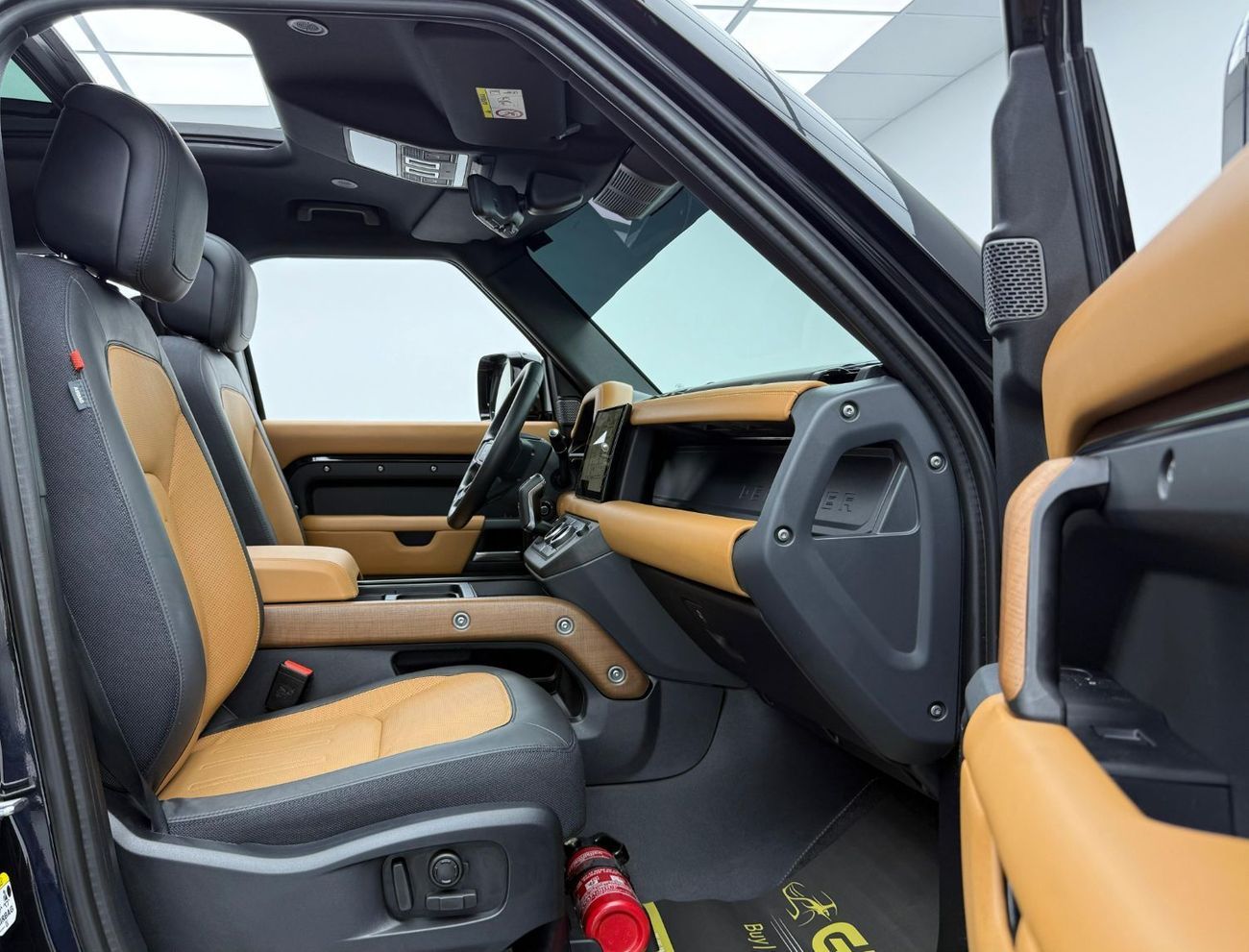 Land Rover Defender P400 110 X 3.0L (5 Seater)