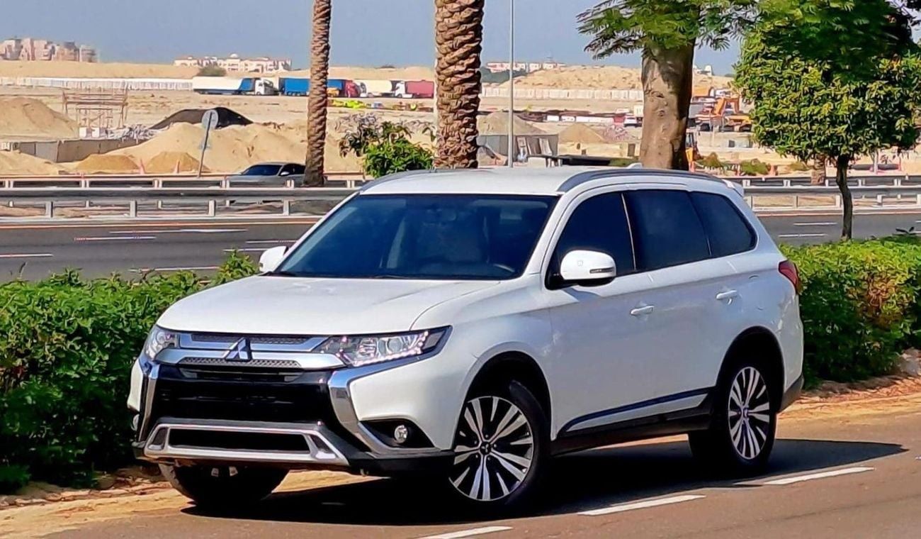 Mitsubishi Outlander GLX High 2.4L 930-Monthly l GCC l Cruise, 4wd, GPS l Accident Free