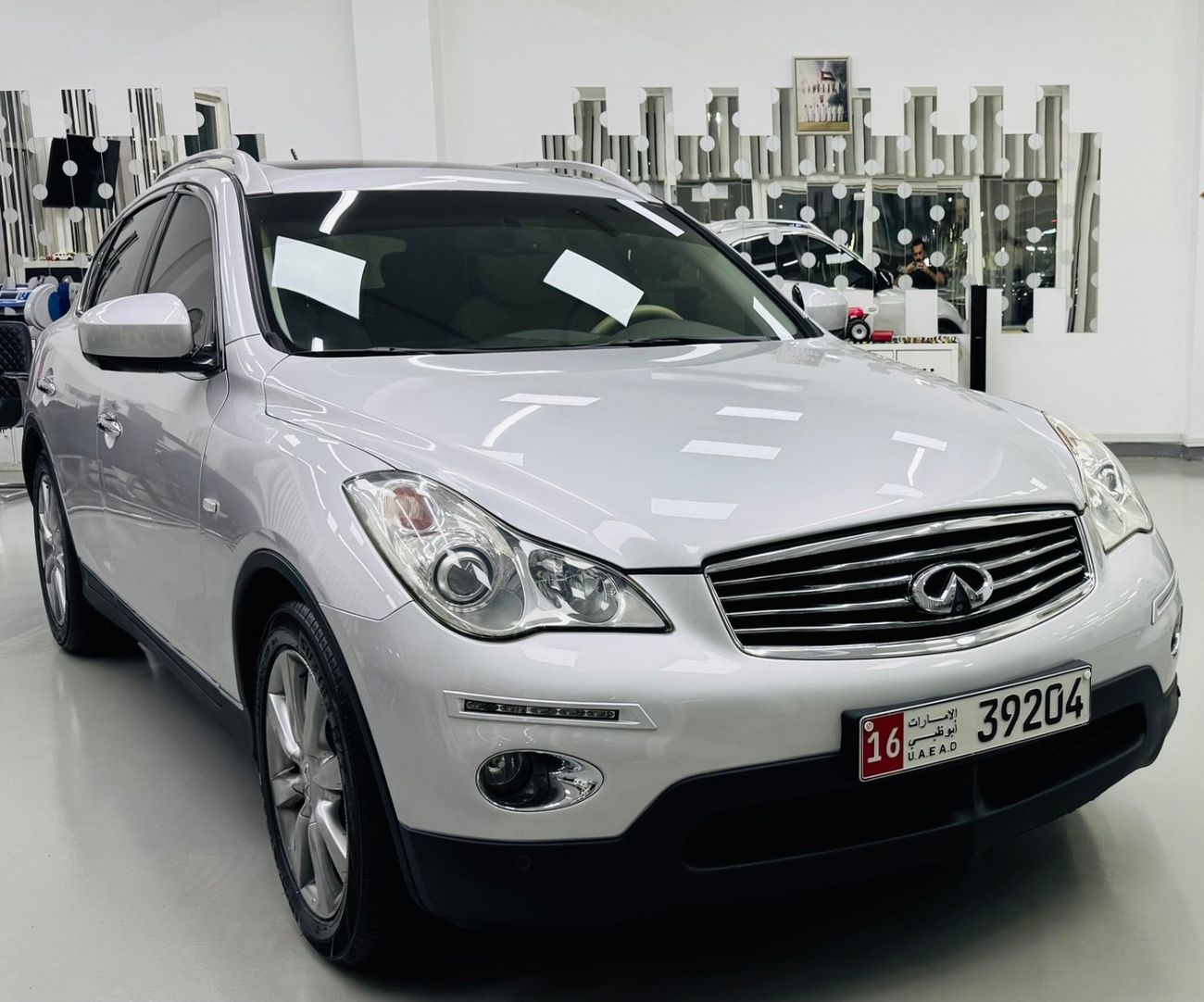 إنفينيتي QX50 Luxury 3.7L 4WD