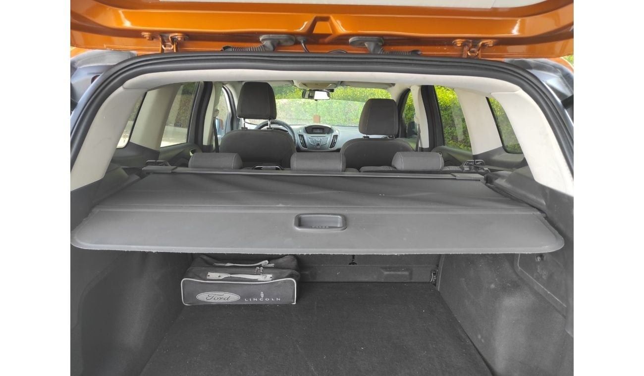 Ford Escape Ford Escape 2015 Gcc full automatic