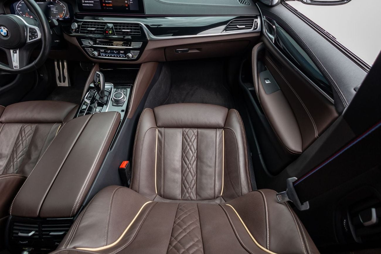 بي أم دبليو M550i