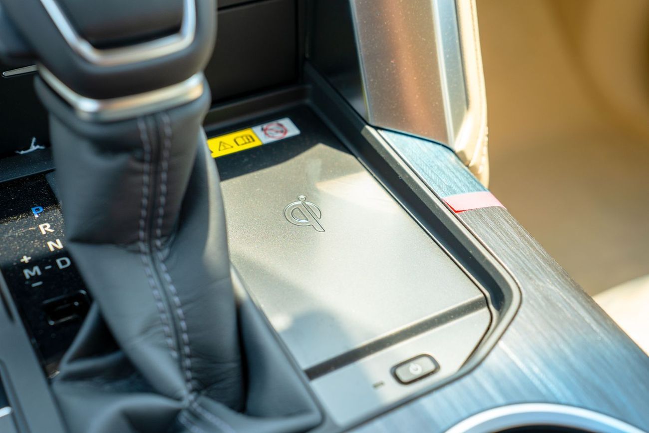 تويوتا لاند كروزر تويوتا لاند كروزر VXR 2025 هجين 3.5 لتر