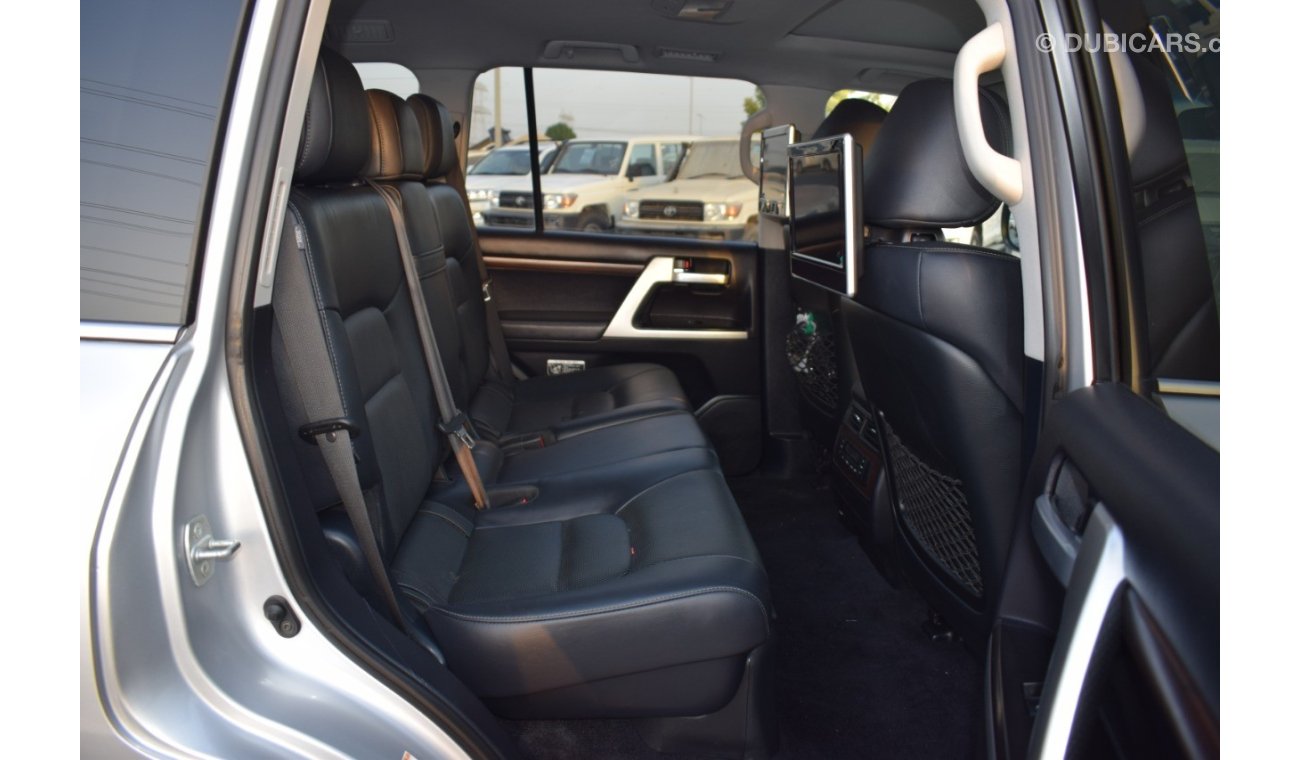 تويوتا لاند كروزر Toyota Landcruiser RHD Diesel engine with leather and electric seats sunroof car full option top of