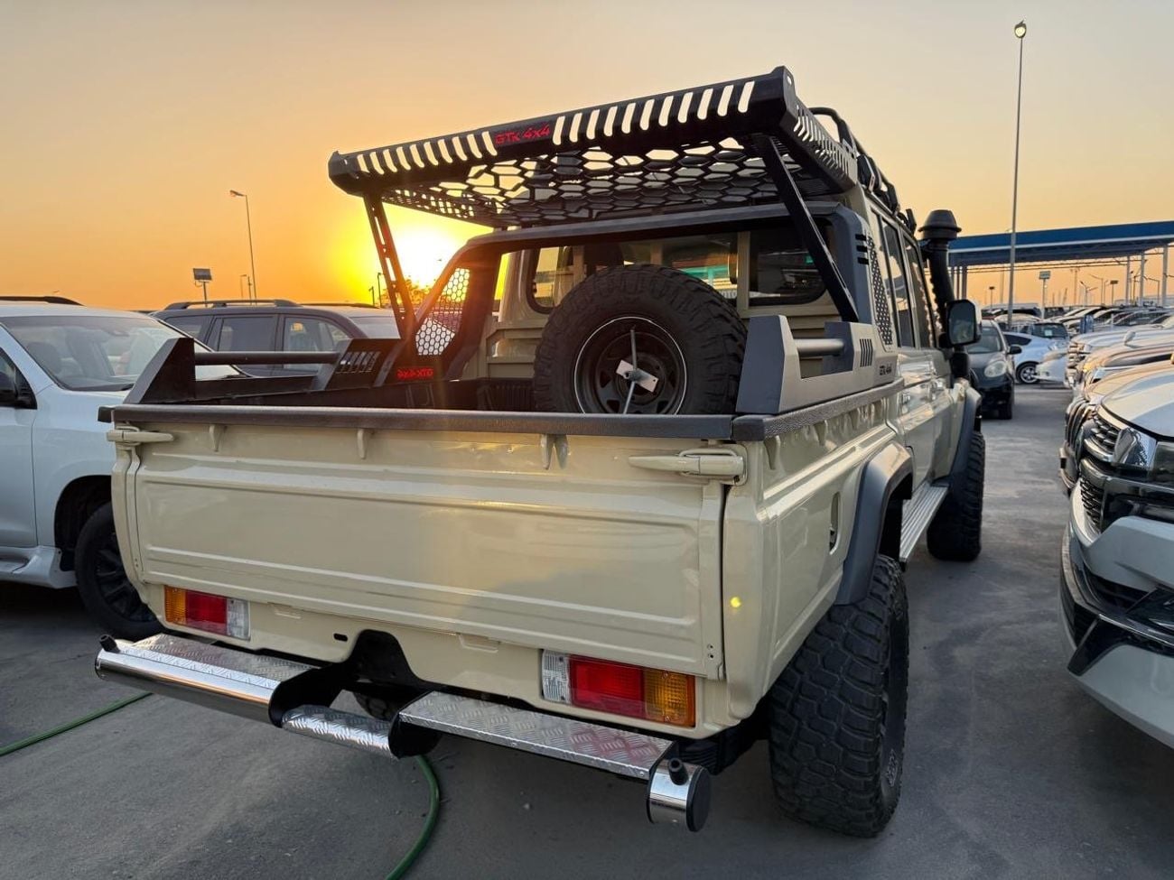 تويوتا لاند كروزر بيك آب Double Cabin 4.5L