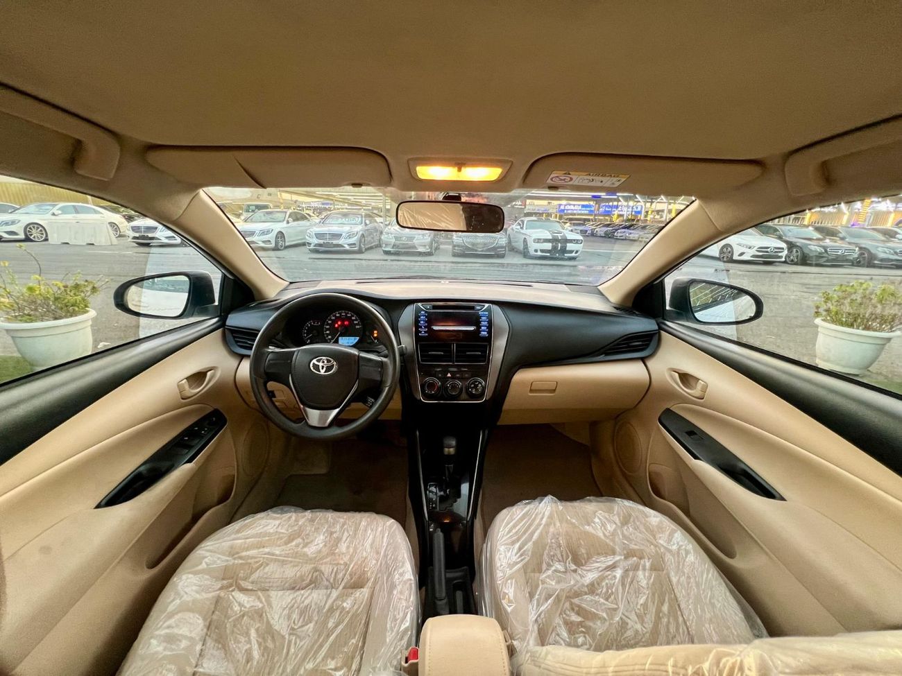 Toyota Yaris 1.5L E warranty one year bank financie available 0 dawon payment