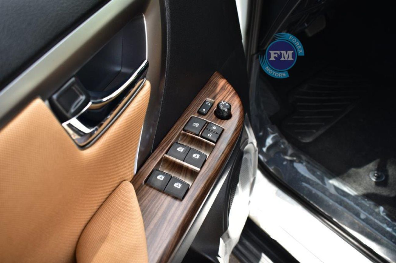 تويوتا فورتونر GXR Limited 2.7L Petrol 4WD 7 Seater Automatic