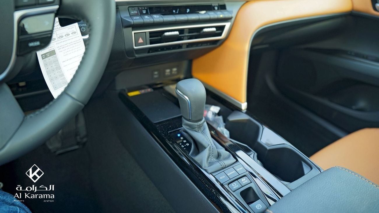 Toyota Camry Lumiere 2.5L Hybrid - Radar - JBL Sound - 360 Camera -  Touch Control Rear Seats