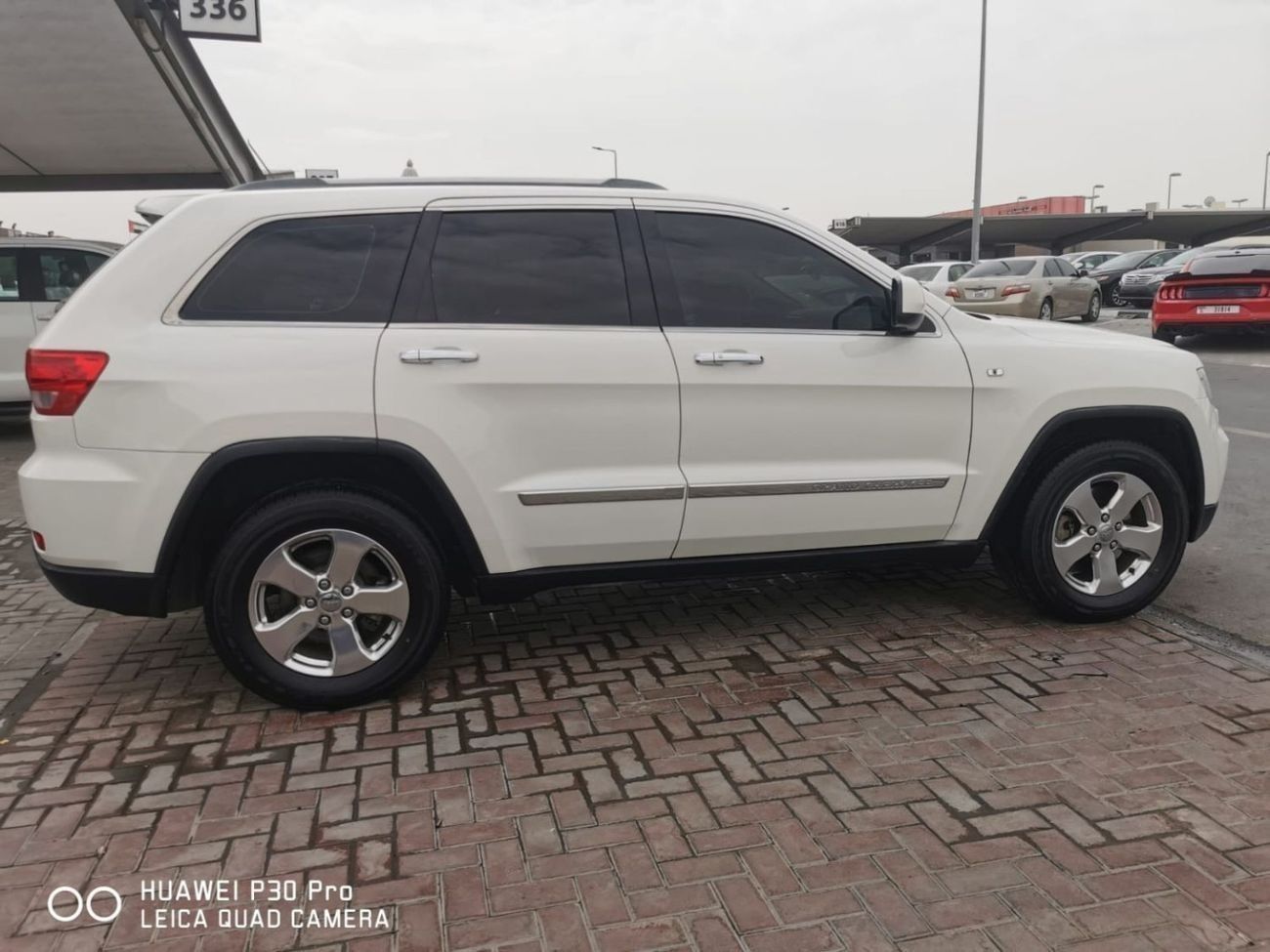 Jeep Cherokee sport 3.7L In excellent condition and requires no expenses