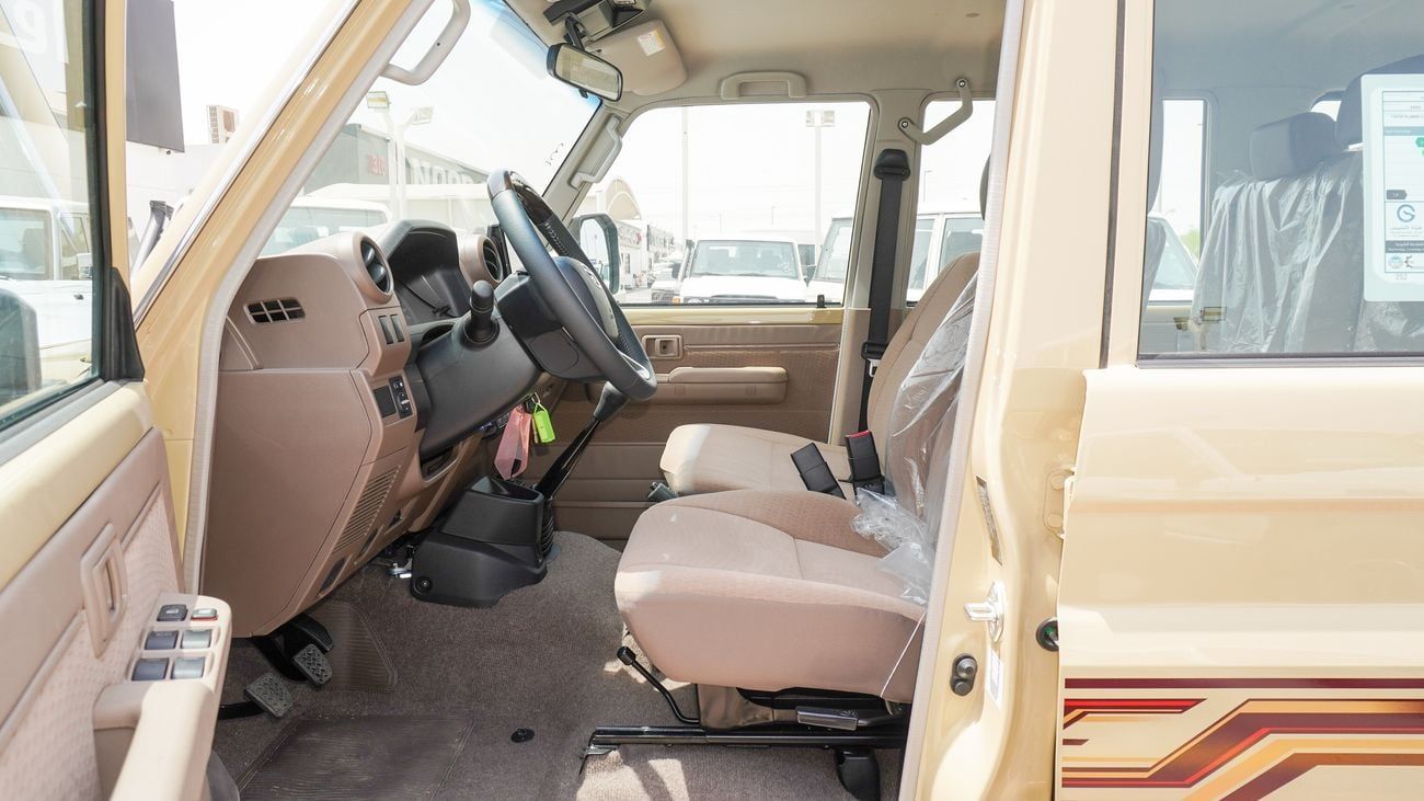 Toyota Land Cruiser 70 LC76 STD LX 4.0L M/T