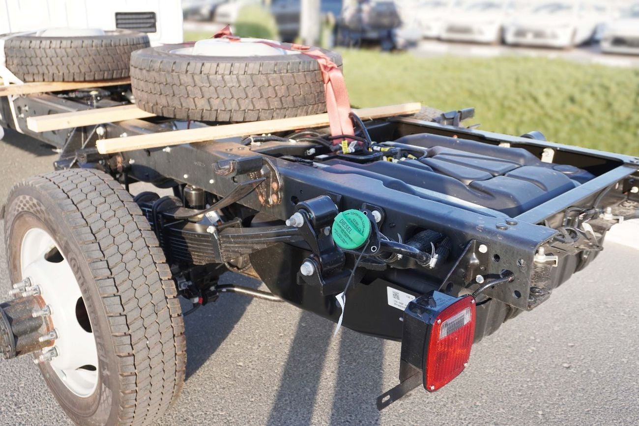 Ford F-550 2026 MODEL 6.7L DSL 4X4 CAB CHASSIS TRUCK