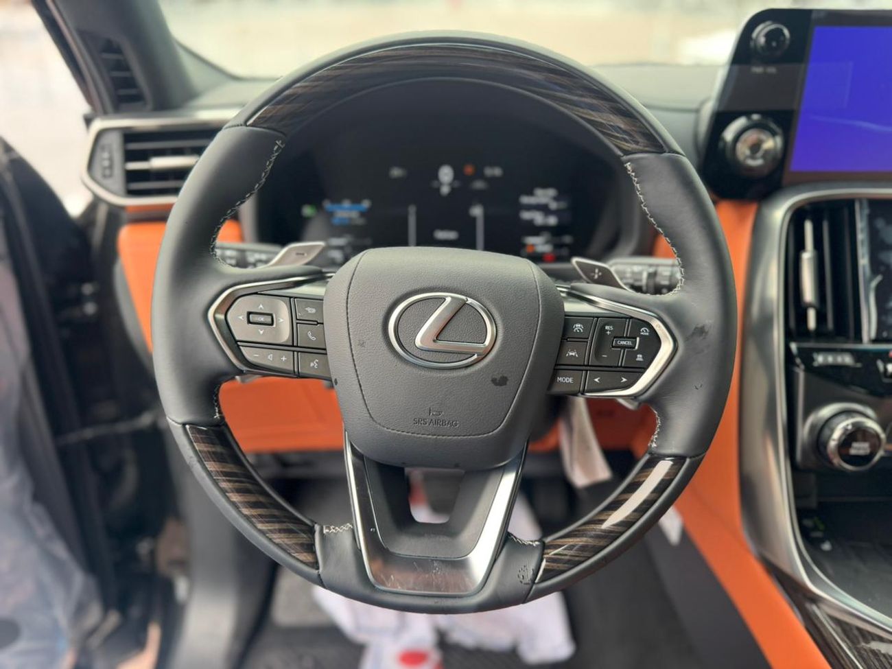 لكزس LX 600 VIP