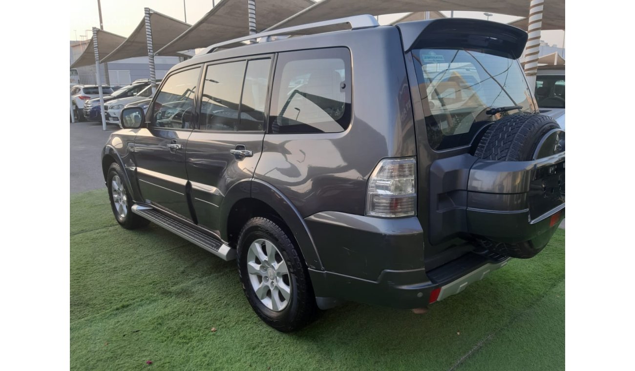 Mitsubishi Pajero Gulf - number one - hatch - leather - cruise control - alloy wheels - sensors - rear spoiler - in ex