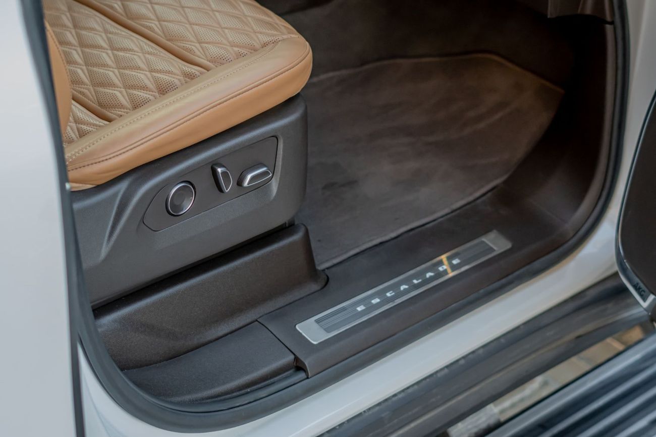 Cadillac Escalade Premium Luxury Platinum 6.2L 4WD