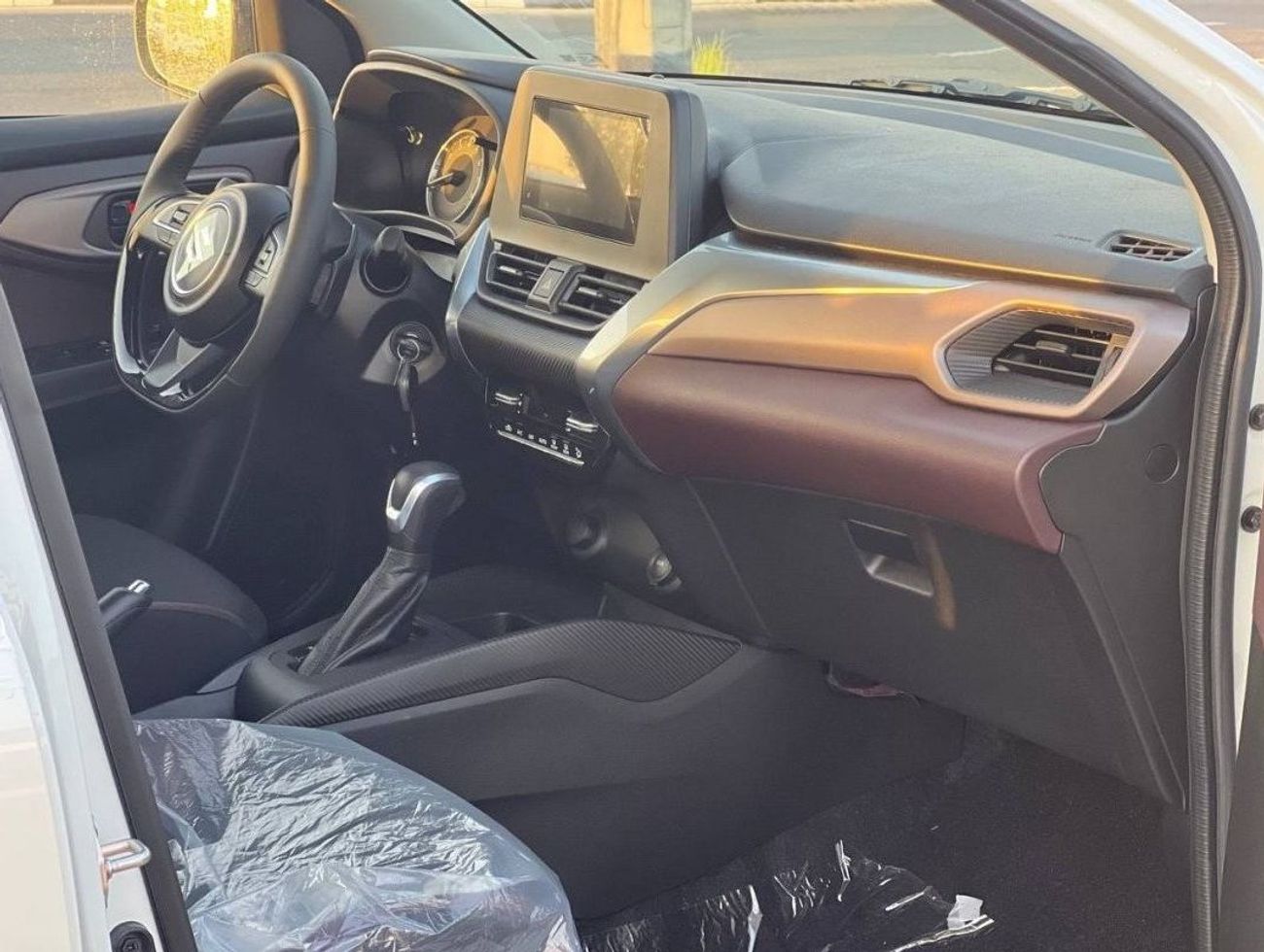 سوزوكي فرونكس GL 1.5L HYBRID A/T // 2024 // خيار وسط مع نظام تثبيت السرعة، كاميرا خلفية // عرض خاص // من FORMULA A