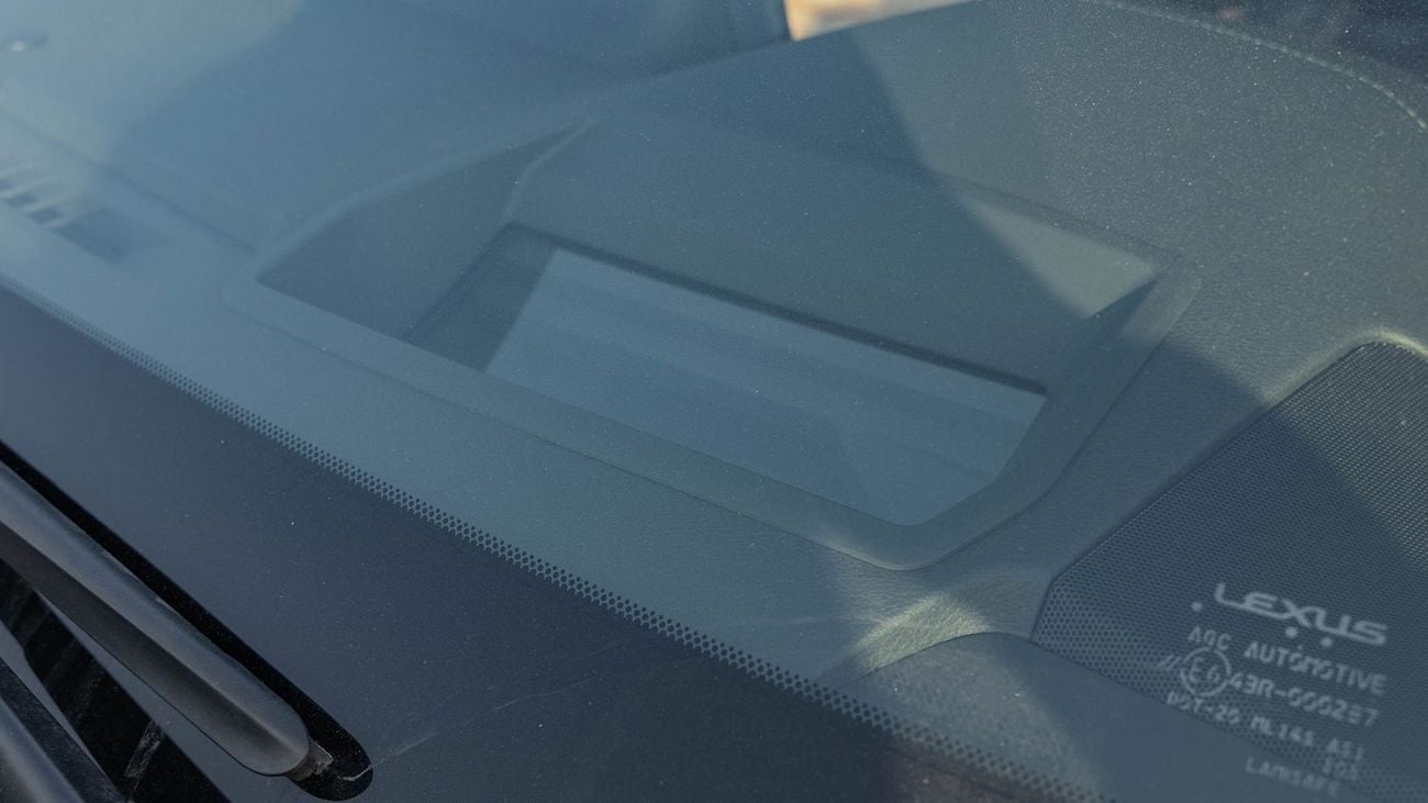 Lexus LX 600 2026 Lexus LX600 Signature 3.5L AT Petrol (White)