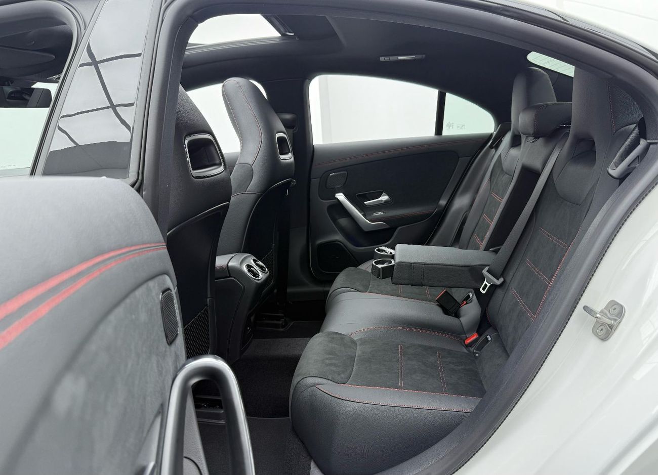 Mercedes-Benz CLA 200 Premium *Brand New* 2025 Mercedes Benz CLA 200 AMG Premium, Mercedes Warranty, Delivery Km, GCC