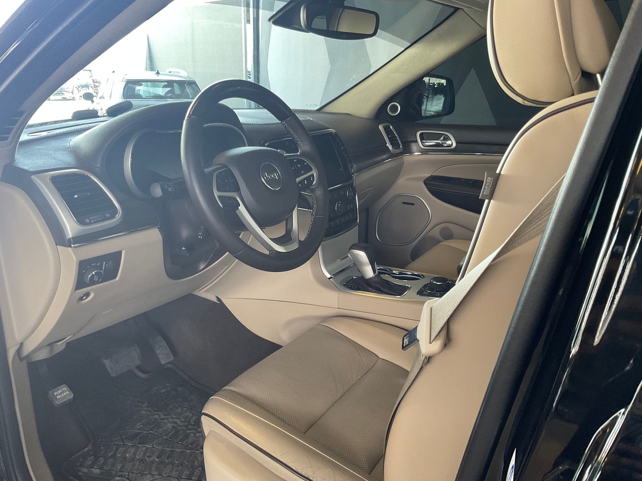 Jeep Grand Cherokee Summit | upto AED 20,000 Ramadan Discount | Guaranteed Warranty | 0 Down Payment