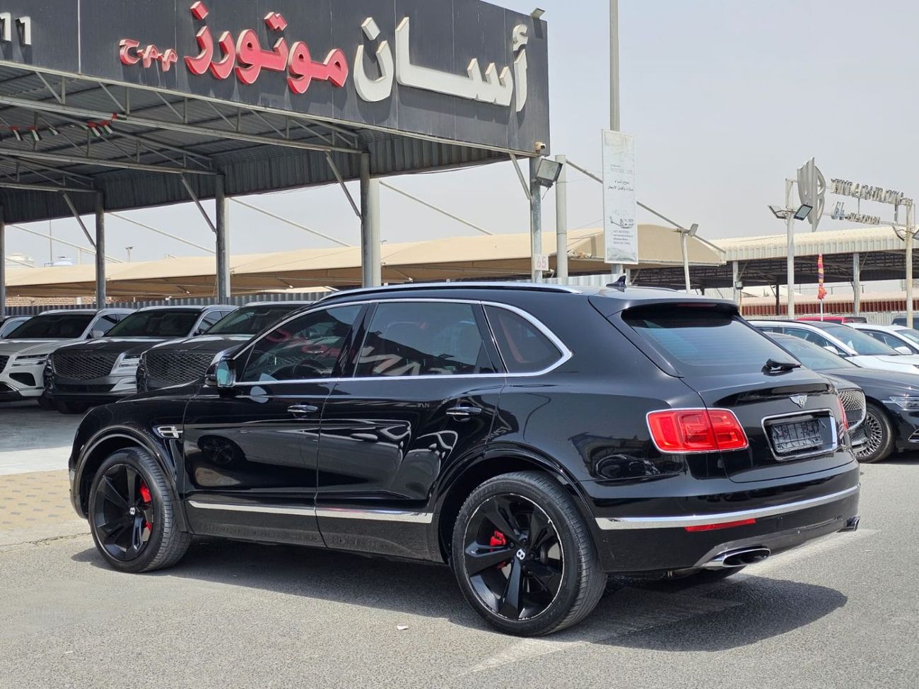 بنتلي بينتايجا Bentley Bentayga 2017  (W12- 6.0L -Twin-TurbO)