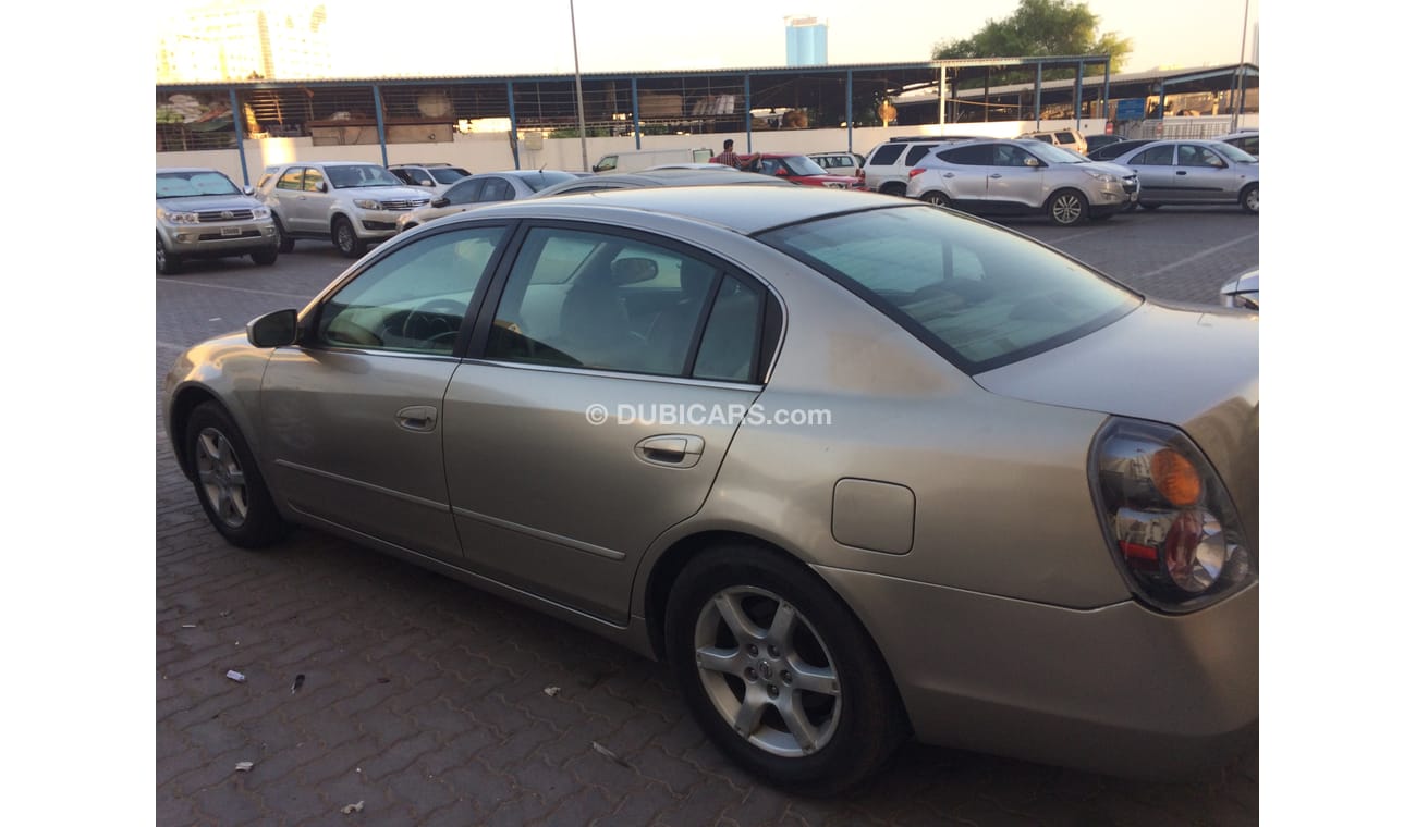 نيسان ألتيما