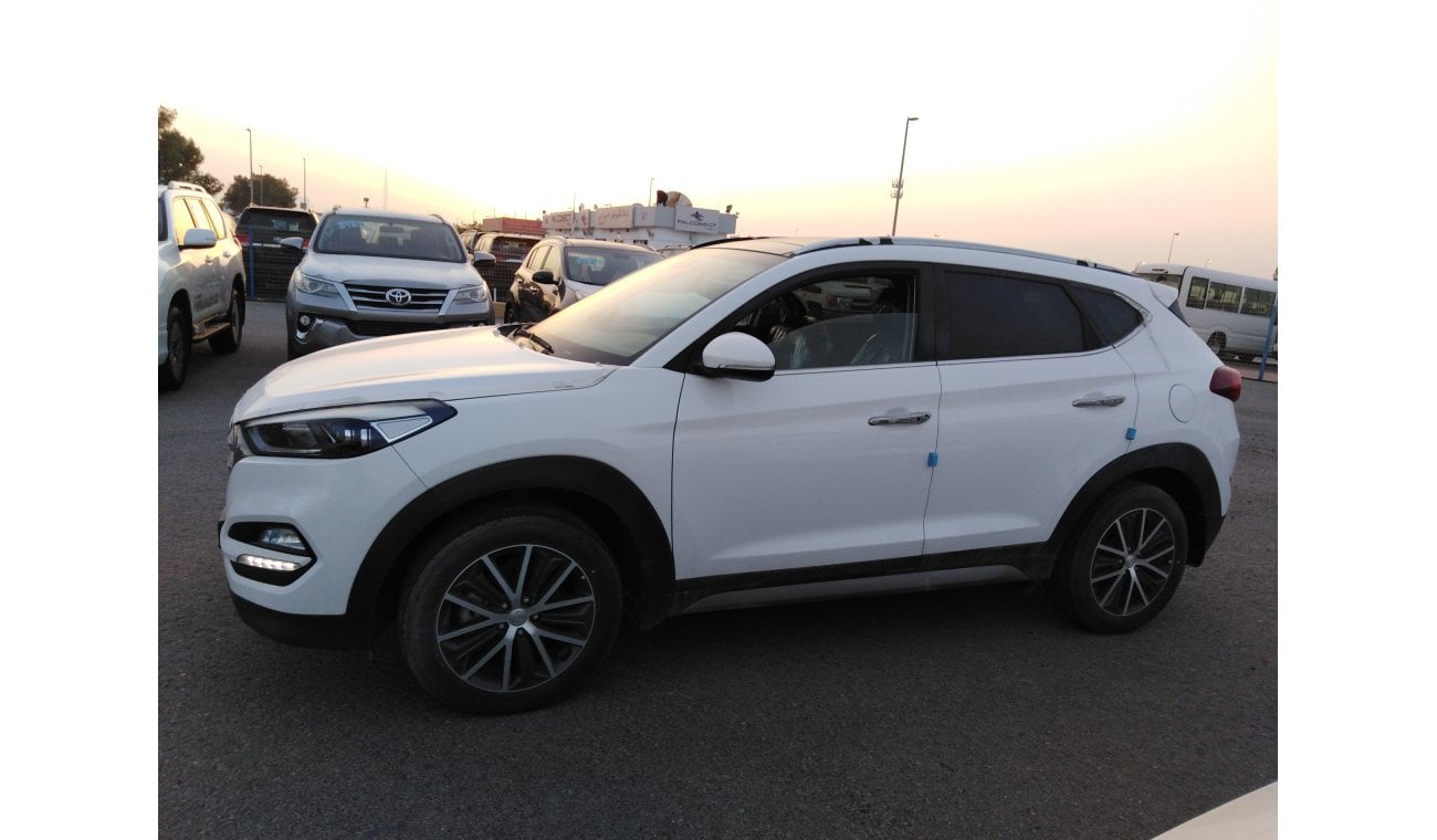 Hyundai Tucson 2017, 2.0L  RADAR SYSTEM TEN AIRBAGS CRUISE CONTROL WIRELESS CHARGER with SPORTS SYSTEM  EXPORT ONLY