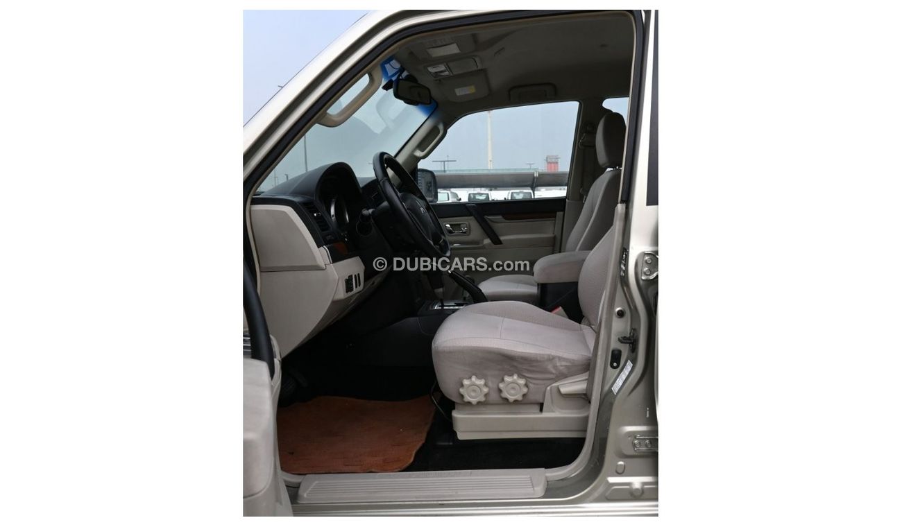 Mitsubishi Pajero GCC EXCELLENT CONDITION WITHOUT ACCIDENT 2008