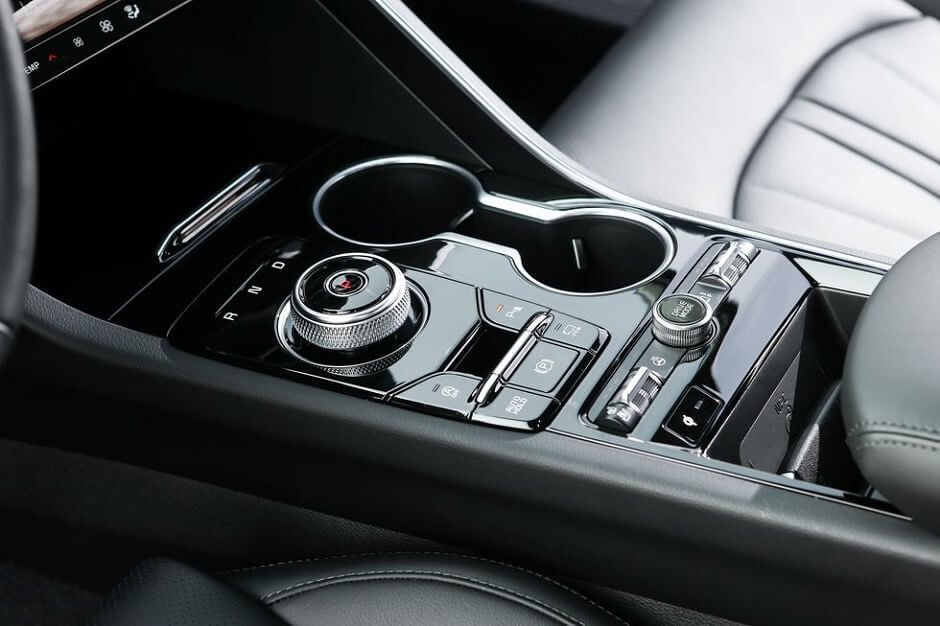 Kia K5 interior - Gear