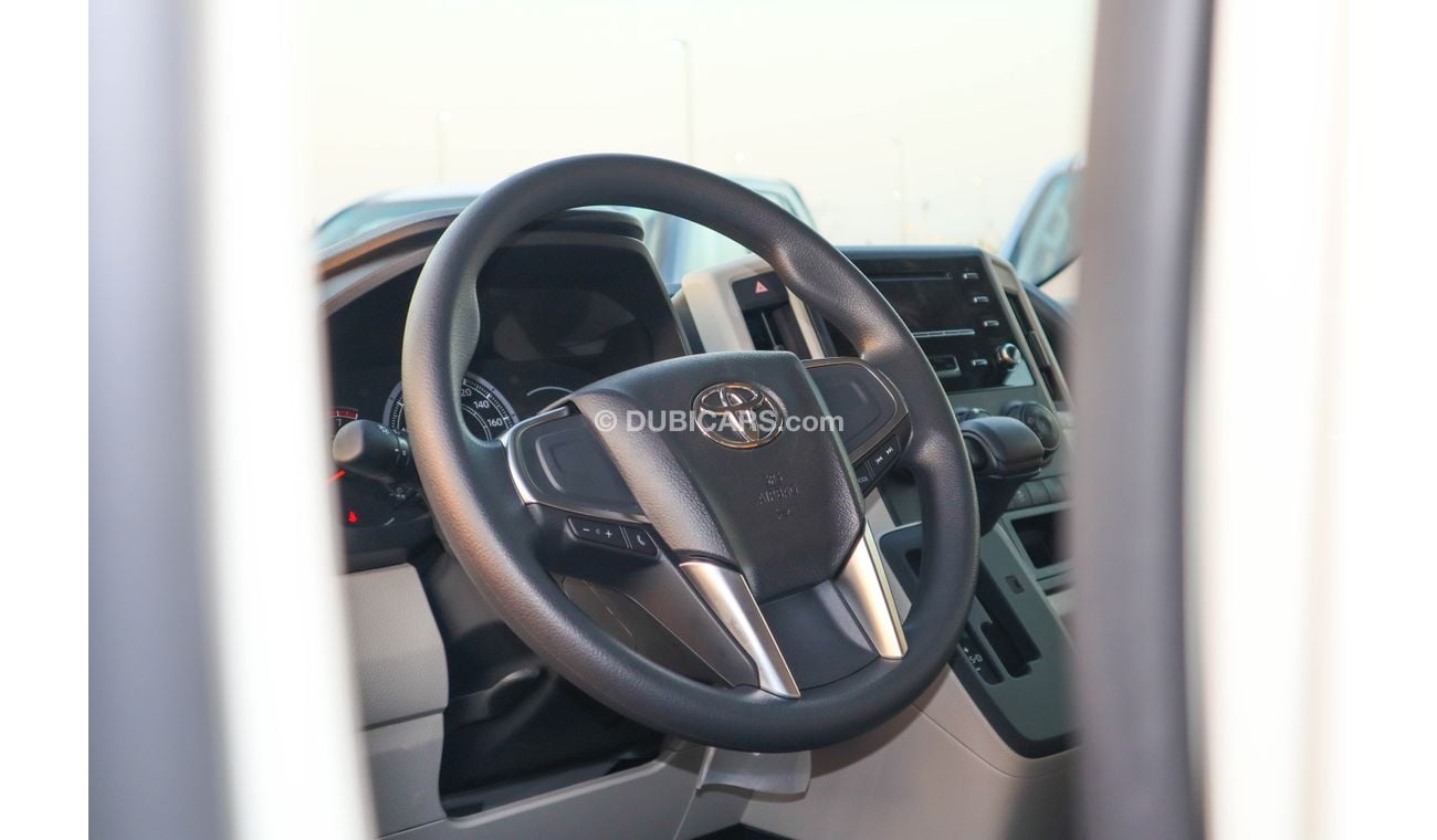 Toyota Hiace Toyota hiace 2023 petrol Van / 5 Doors / 6 Seats (Standard Roof(FOR EXPORT)
