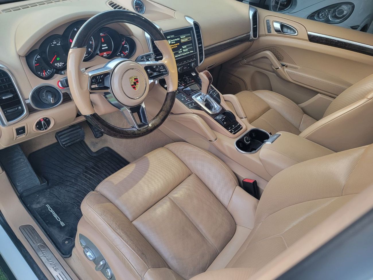 Porsche Cayenne Platinum Edition 3.6L